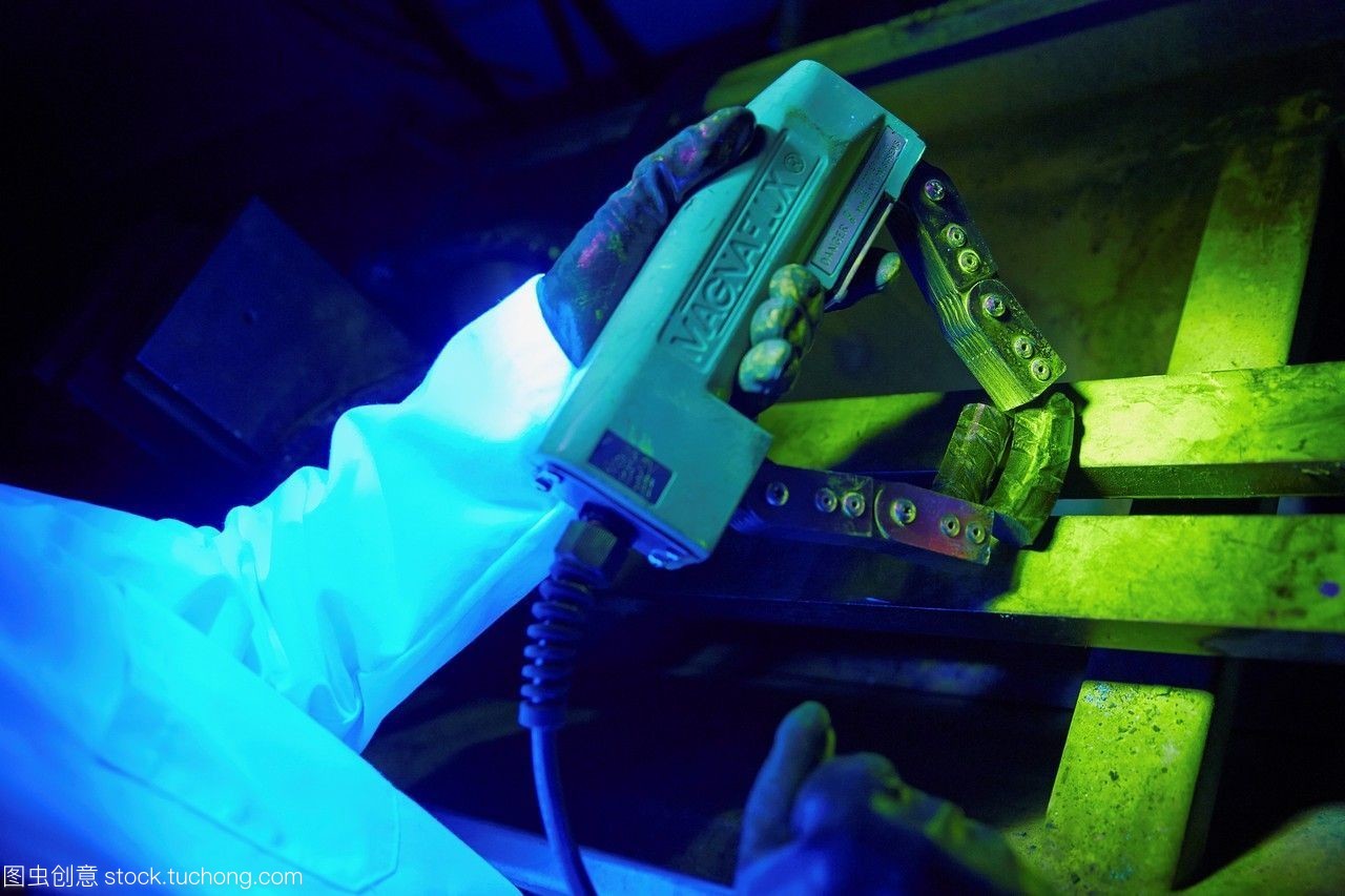 磁粉探伤 无损检测实验室中的精准裂缝控制